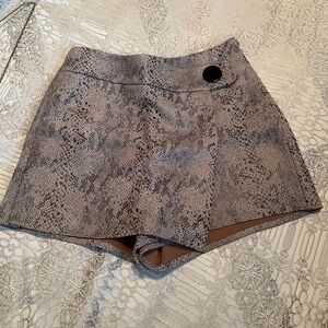 Zara Gray Snakeskin Skort